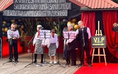  Udział w XVIII Festynie Integracyjnym Środowiskowych Dom&oacute;w Samopomocy Wojew&oacute;dztwa Warmińsko-Mazurskiego w Olsztynie pt. &bdquo;Hollywood p&oacute;ł żartem, p&oacute;ł serio&rdquo;. 8